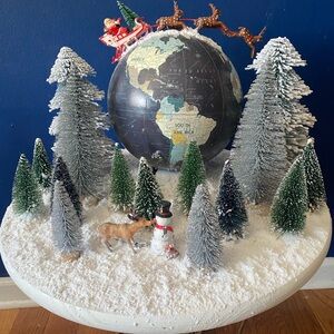 Santa's Journey Around the World Snow Globe